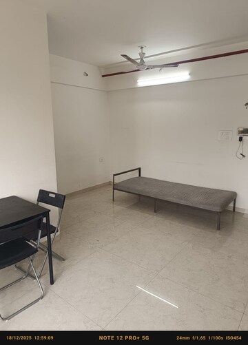 Team Area in 1.5 BHK Apartment at Poddar Spraha Diamond, Chembur – for Rent