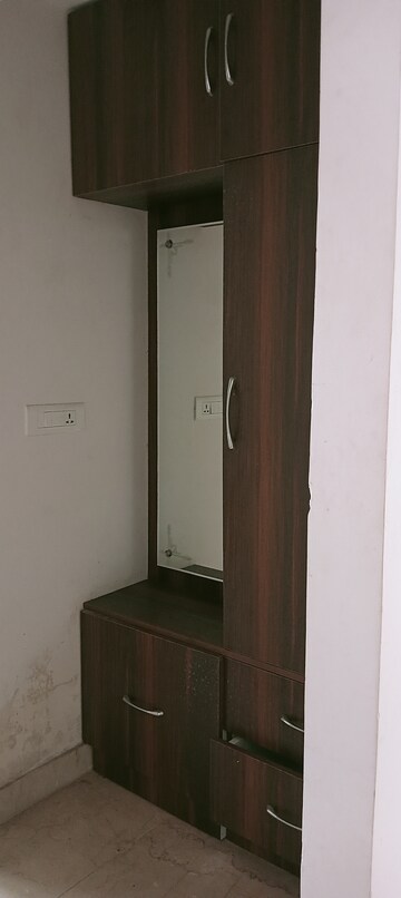 Room in 2 BHK Apartment at Sushant Golf City – for Rent