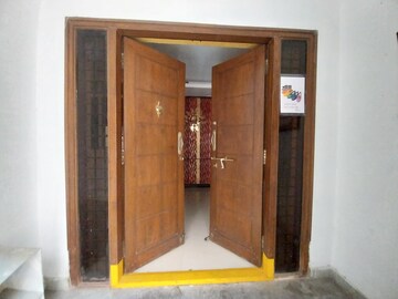 Room in 5 BHK Independent House at Burj Banjara, Banjara Hills – for Rent