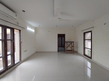 Room in 5 BHK Independent House at Burj Banjara, Banjara Hills – for Rent