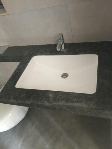 Furnished Amenities in 2 BHK Apartment at Kalpataru Elitus, Mulund West – for Rent