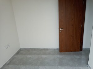 Room in 1 BHK Apartment at Earth Vintage, Dadar West – for Rent