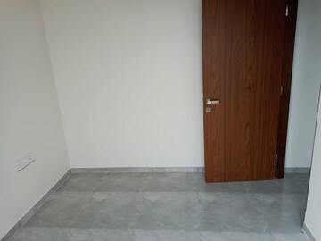 Room in 1 BHK Apartment at Earth Vintage, Dadar West – for Rent