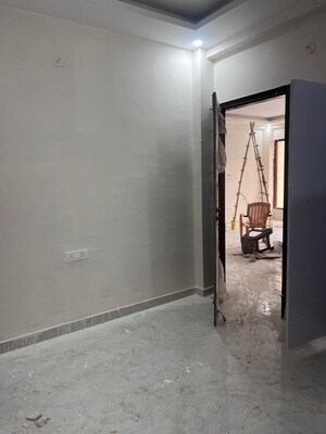 Room in 2 BHK Builder Floor at Sector 100 – for Rent