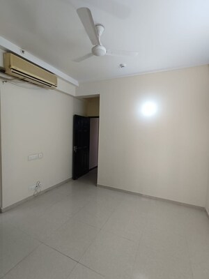 Room in 2 BHK Apartment at H R Buildcon Elite Homz, Sector 77 – for Sale