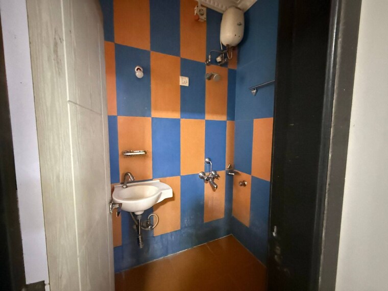 Bathroom, riddhi-garden 3 Bedroom 1500 Sq.Ft. Apartment In Malad East Mumbai 9657831