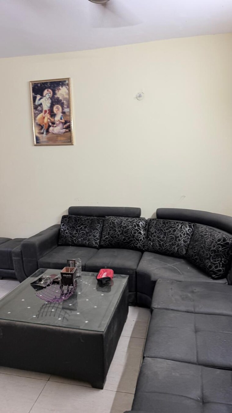 Living Room, wave city 2 Bedroom 134 Sq.Yd. Builder Floor In Wave City Ghaziabad 9657901