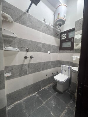 Attached Bathroom in 2 BHK Apartment at Swapnalok Apartments Malad East, Malad East – for Rent
