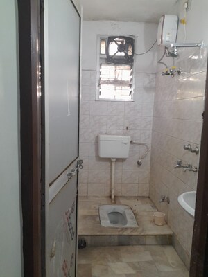 Bathroom in 3 BHK Apartment at Lalpur Chowk – for Rent