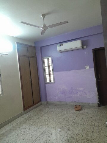 Room in 3 BHK Apartment at Lalpur Chowk – for Rent