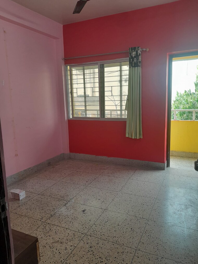 Room, lalpur chowk 3 Bedroom 1500 Sq.Ft. Apartment In Lalpur Chowk Ranchi 9657851