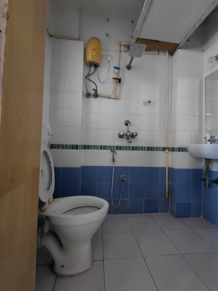 Bathroom, ashok-enclave-malad-west 2 Bedroom 650 Sq.Ft. Apartment In Malad West Mumbai 9657869