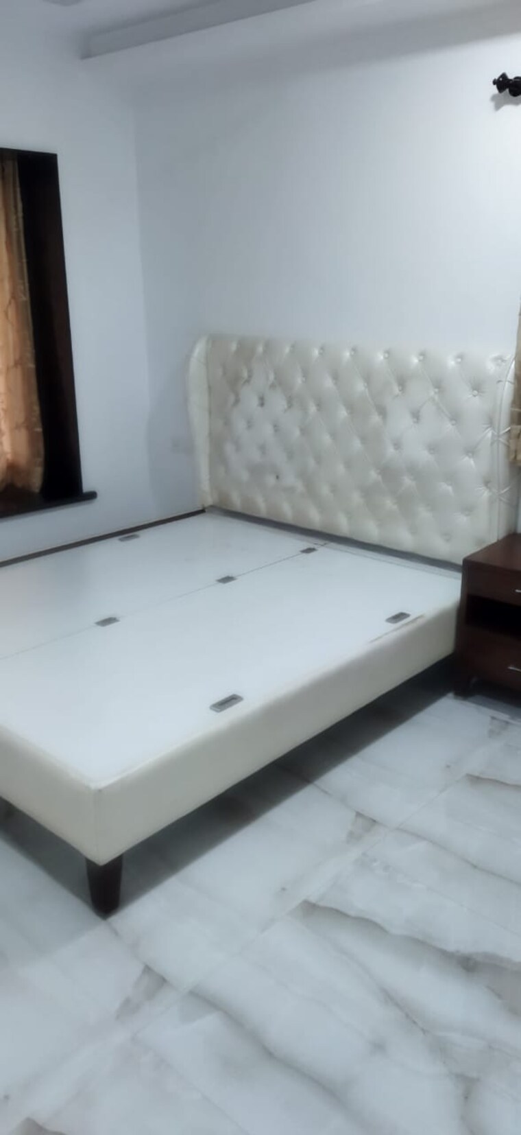 Room, silver-croft-bandra 3 Bedroom 1000 Sq.Ft. Apartment In Bandra West Mumbai 9657973