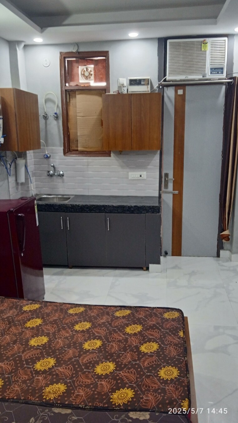 Kitchen, sushant lok i Studio 500 Sq.Ft. Independent House In Sushant Lok I Gurgaon 9658025