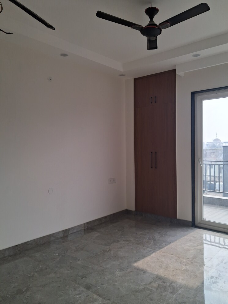 undefined, sector 28 Commercial Office Space 3150 Sq.Ft. In Sector 28 Faridabad 9657995