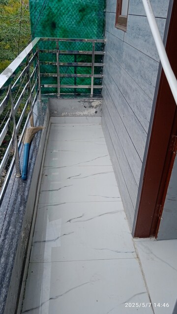 Balcony in Studio Independent House at Sushant Lok I – for Rent