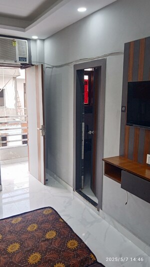 Studio Independent House For Rent in Sushant Lok I