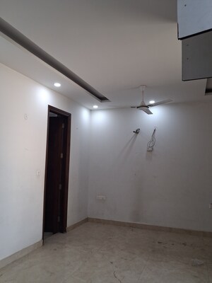 Room in 4 BHK Builder Floor at Sector 28 – for Rent