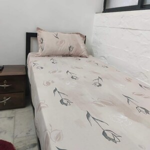 Bedroom in  Pg at Malad West – for Rent