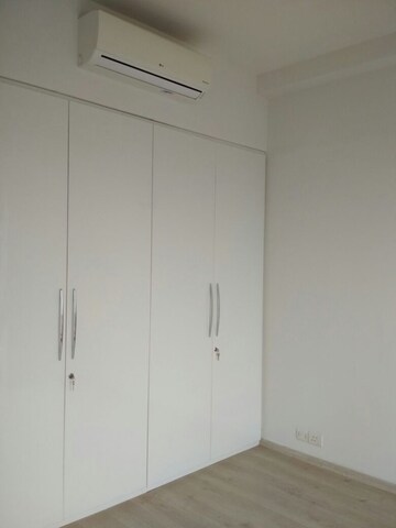 Room in 3 BHK Apartment at Ramprastha City The View, Sector 37d – for Rent