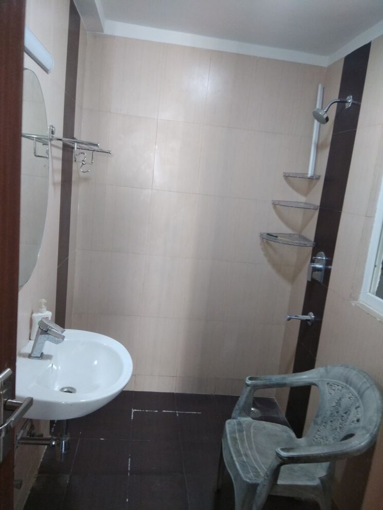 Bathroom, ramprastha-city-the-view 3 Bedroom 1485 Sq.Ft. Apartment In Sector 37d Gurgaon 9658127