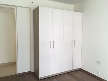 Room in 3 BHK Apartment at Ramprastha City The View, Sector 37d – for Rent