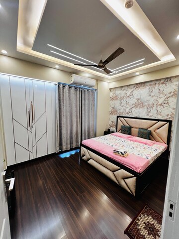 Bedroom in  Pg at Gaur City 2 – for Rent