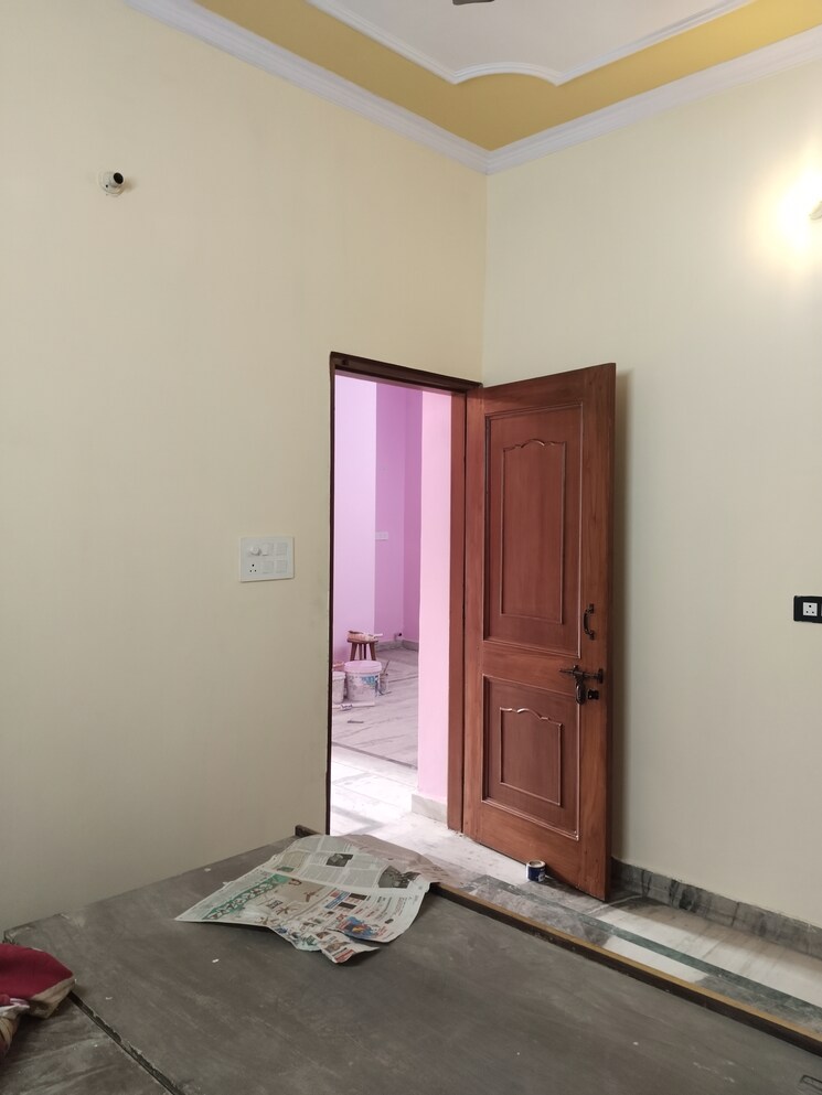Room, espire-towers 2.5 Bedroom 1800 Sq.Ft. Builder Floor In Sector 37 Faridabad 9658245
