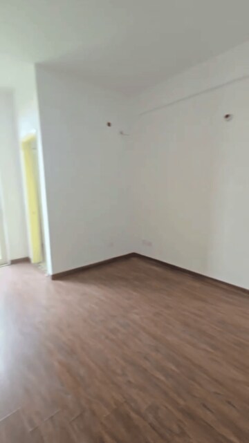 Room in 2 BHK Apartment at Wave Executive Floors, Wave City – for Rent