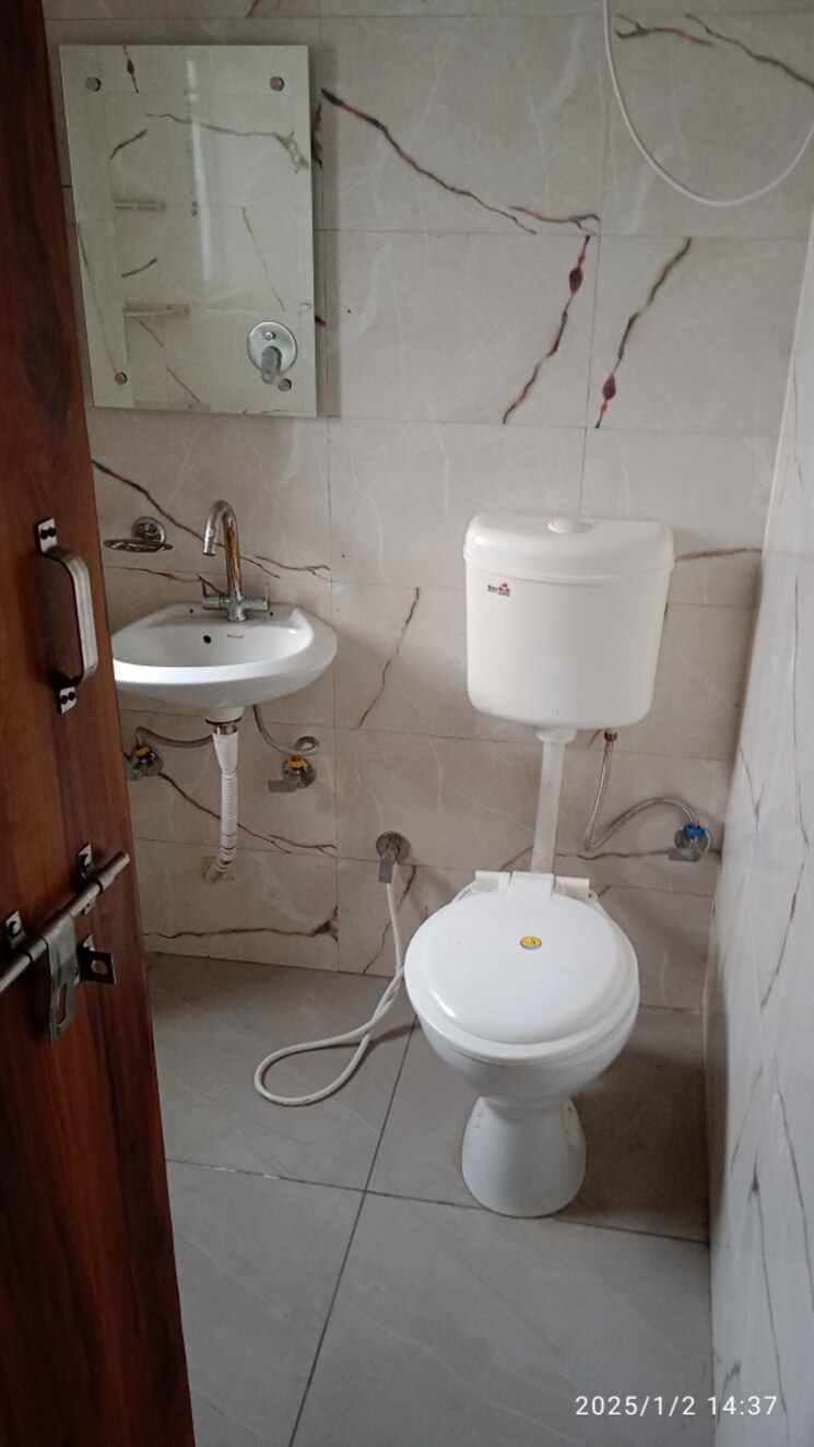 Bathroom, sector 44 Pg For Boys & Girls In Sector 44 9658351