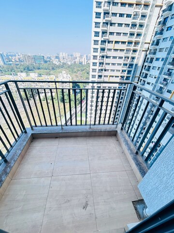 Balcony in 3.5 BHK Apartment at Amanora Gold Towers, Hadapsar – for Rent