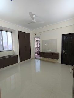 2.5 BHK + Study Room Apartment For Sale in Dasnac The Jewel