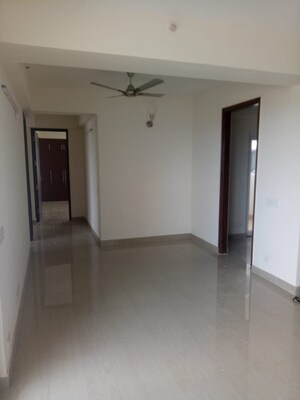 Room in 3 BHK Apartment at Ramprastha City The View, Sector 37d – for Rent