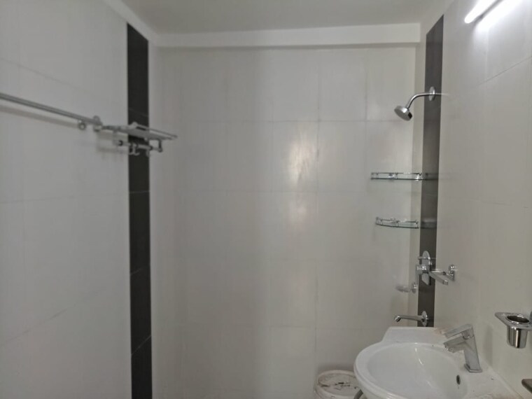 Bathroom, ramprastha-city-the-view 3 Bedroom 1565 Sq.Ft. Apartment In Sector 37d Gurgaon 9658261