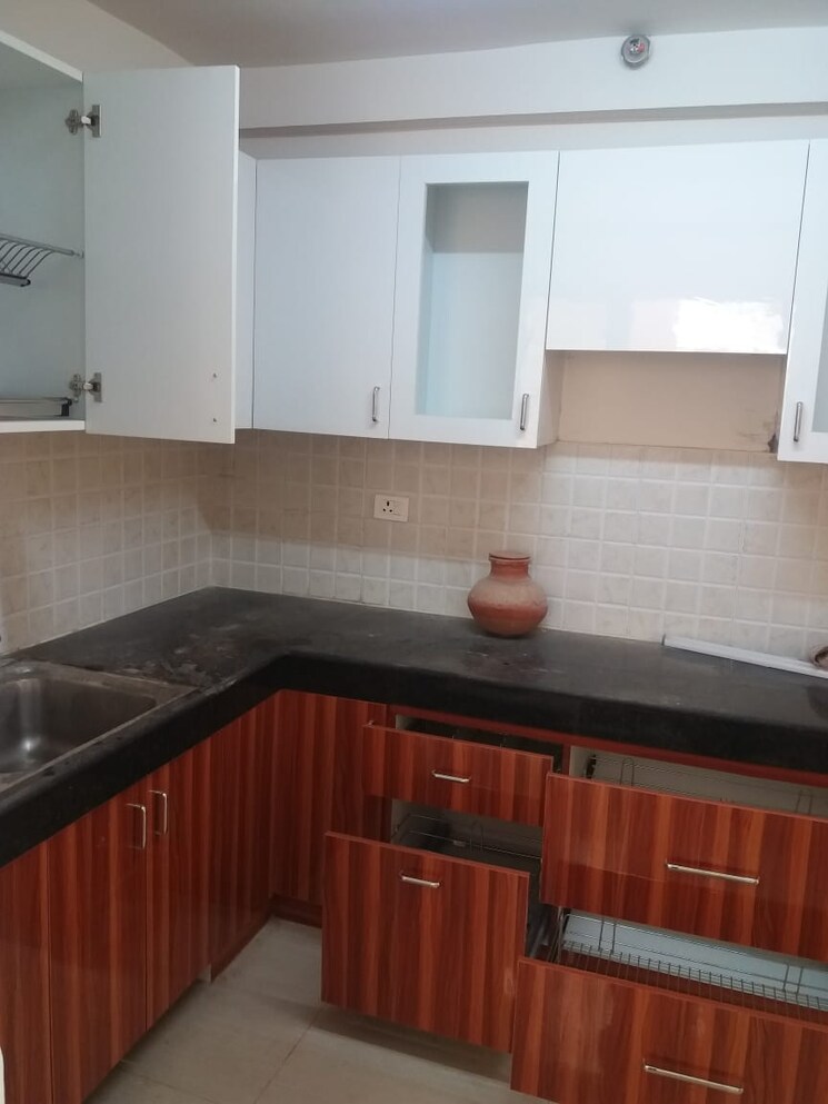 Kitchen, ramprastha-city-the-view 3 Bedroom 1565 Sq.Ft. Apartment In Sector 37d Gurgaon 9658261