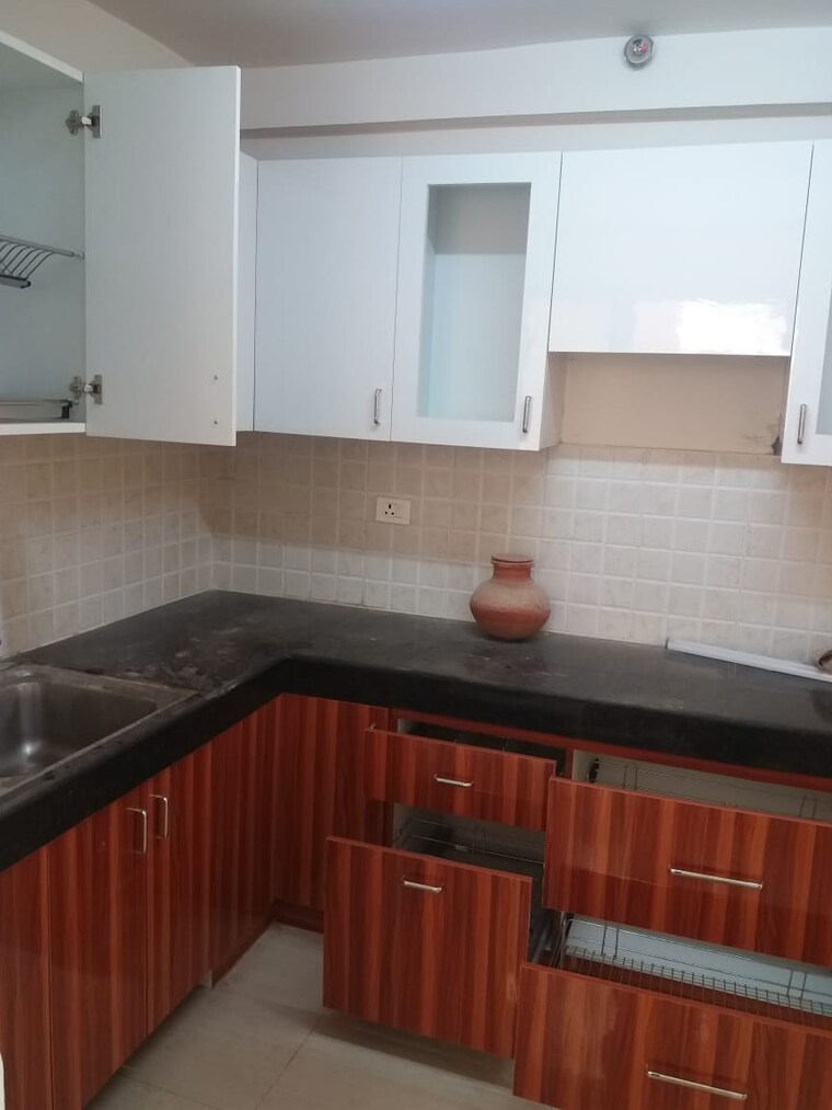 Kitchen, ramprastha-city-the-view 3 Bedroom 1565 Sq.Ft. Apartment In Sector 37d Gurgaon 9658261