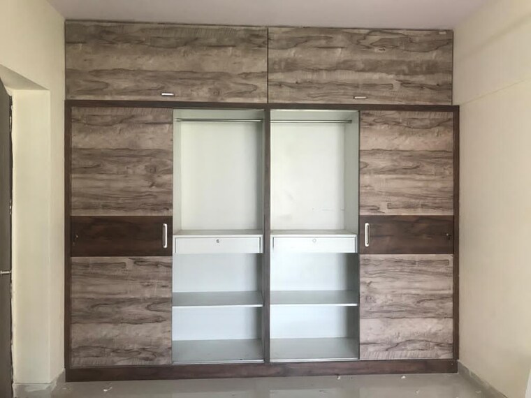 Room, vasant-vihar-complex 3 Bedroom 1350 Sq.Ft. Apartment In Pokhran Road No Two Thane 9658348