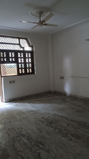 Room in  Office Space at New Rajinder Nagar – for Rent