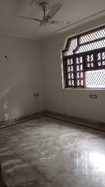 Room in  Office Space at New Rajinder Nagar – for Rent