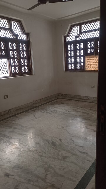 Room in  Office Space at New Rajinder Nagar – for Rent