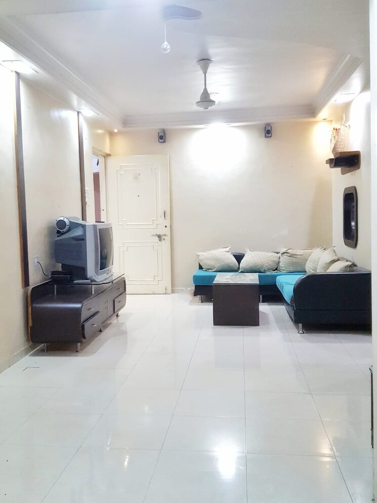 Living Room, magarpatta-daffodils-apartment 2 Bedroom 850 Sq.Ft. Apartment In Hadapsar Pune 9658429