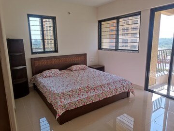 Bedroom in 2 BHK Apartment at Amanora Gold Towers, Hadapsar – for Rent