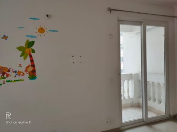 Room in 2 BHK Apartment at Ramprastha City The Edge Towers, Sector 37d – for Rent