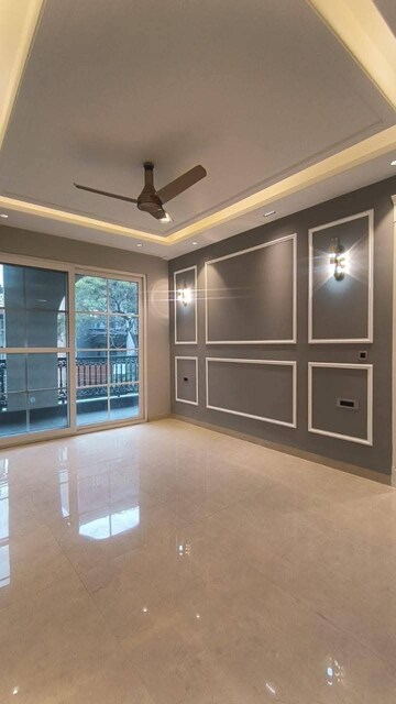 Room in 2 BHK Apartment at Sector 23 – for Rent