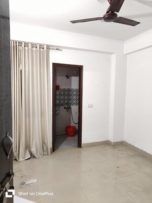 Room in 1 BHK Builder Floor at Paryavaran Complex – for Rent