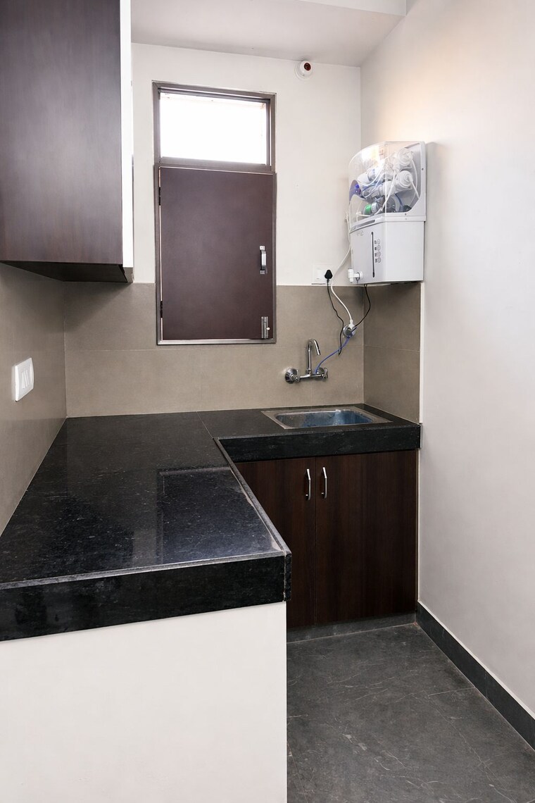 Kitchen, badshahpur 1 RK 400 Sq.Ft. Builder Floor In Badshahpur Gurgaon 9658401