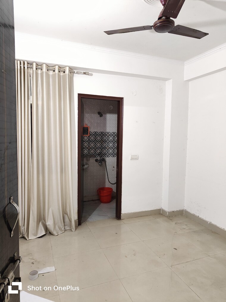 Room, paryavaran complex 1 Bedroom 510 Sq.Ft. Builder Floor In Paryavaran Complex Delhi 9658588