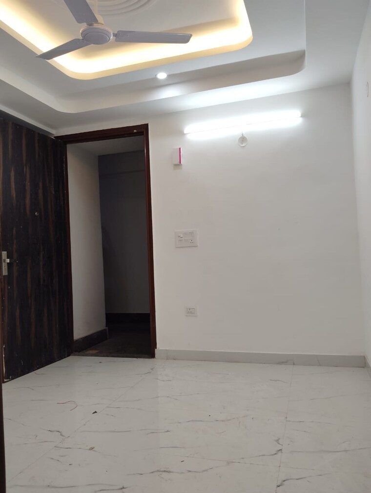 Room, paryavaran complex 1 Bedroom 593 Sq.Ft. Builder Floor In Paryavaran Complex Delhi 9658726