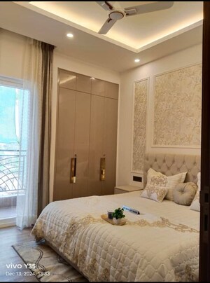 Bedroom in 3 BHK Apartment at Sector 23 – for Rent