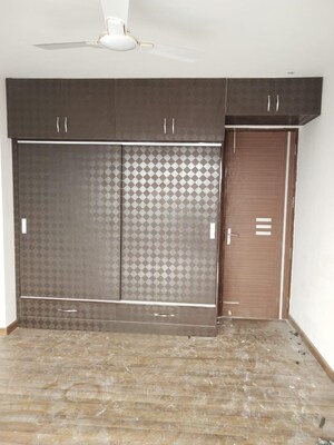 Room in 2 BHK Apartment at Ramprastha City The Edge Towers, Sector 37d – for Rent